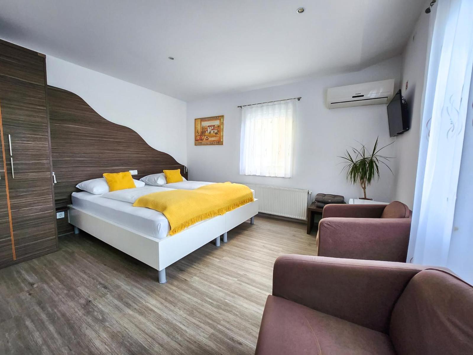 Guest House Mlada Lipa Marburgo Esterno foto