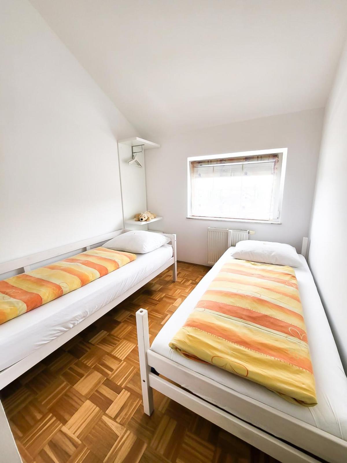 Guest House Mlada Lipa Marburgo Esterno foto