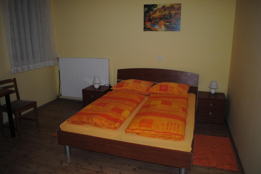 Guest House Mlada Lipa Marburgo Camera foto